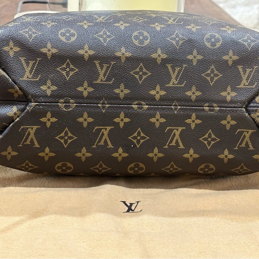 Louis Vuitton Sully MM - Picture 5 of 16